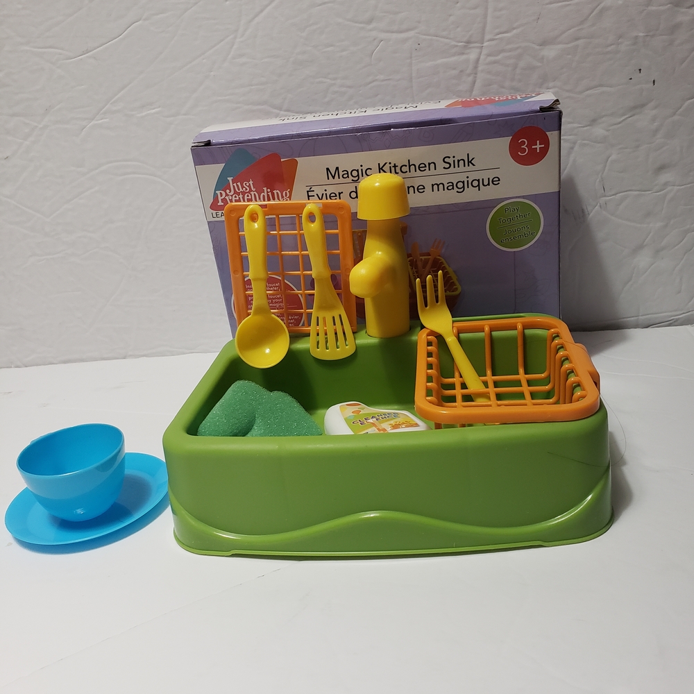 NEW! JUST PRETENDING *Magic Kitchen Sink ONLY 11 Pc (MISSING FORK)